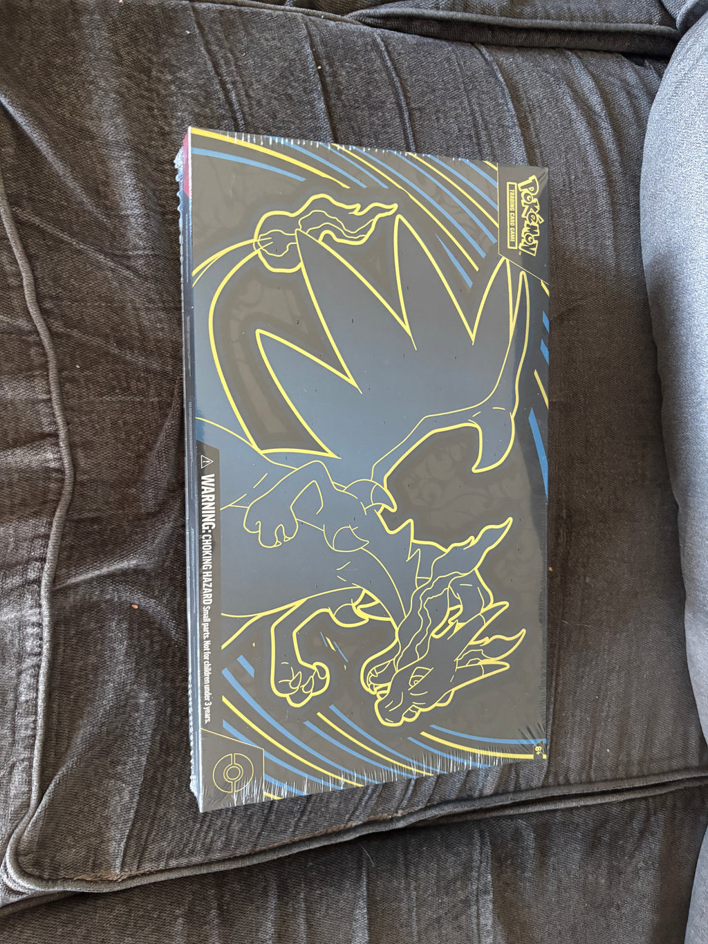 Pokemon TCG: Charizard X ex Ultra-Premium Collection