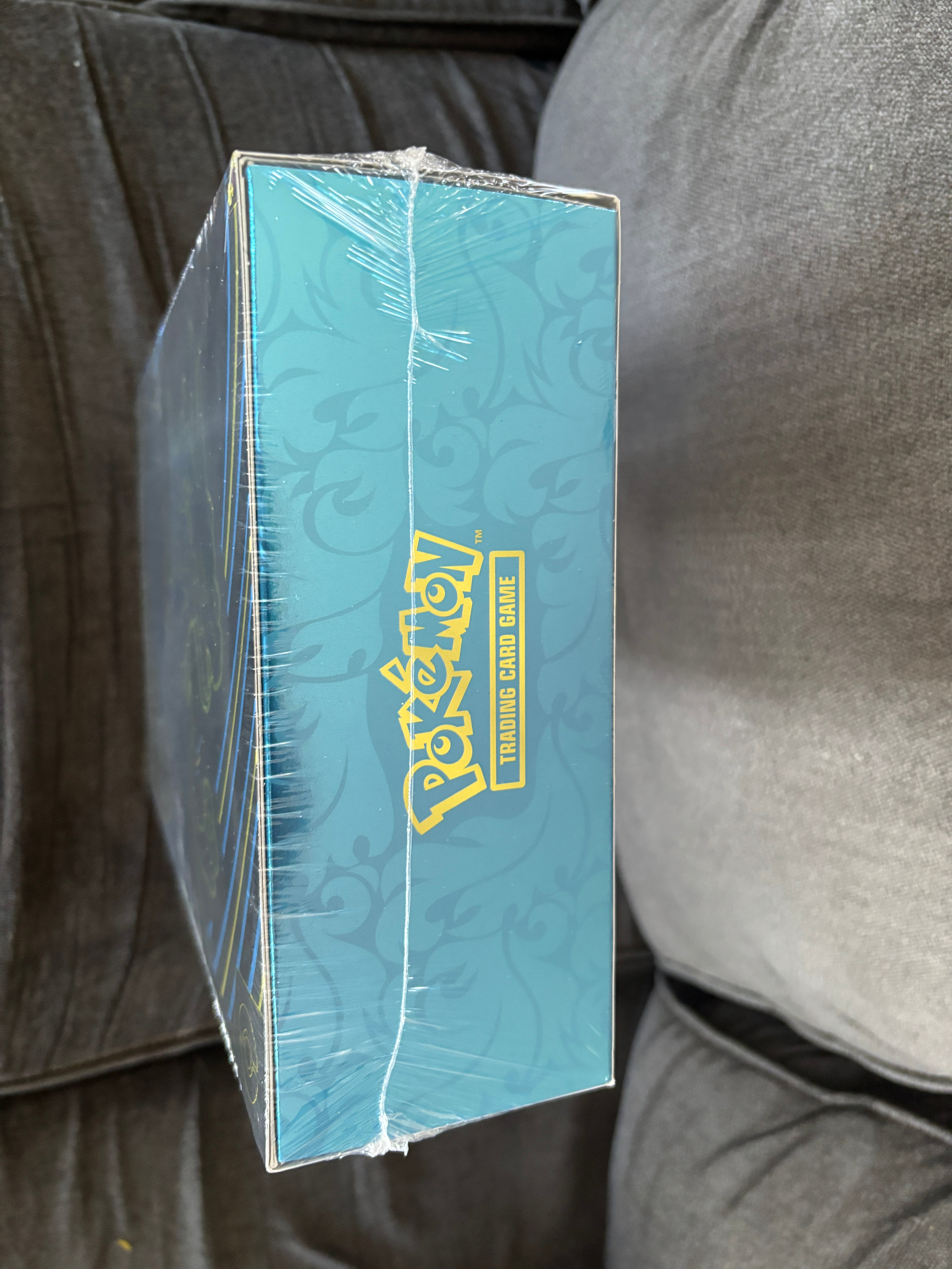 Pokemon TCG: Charizard X ex Ultra-Premium Collection