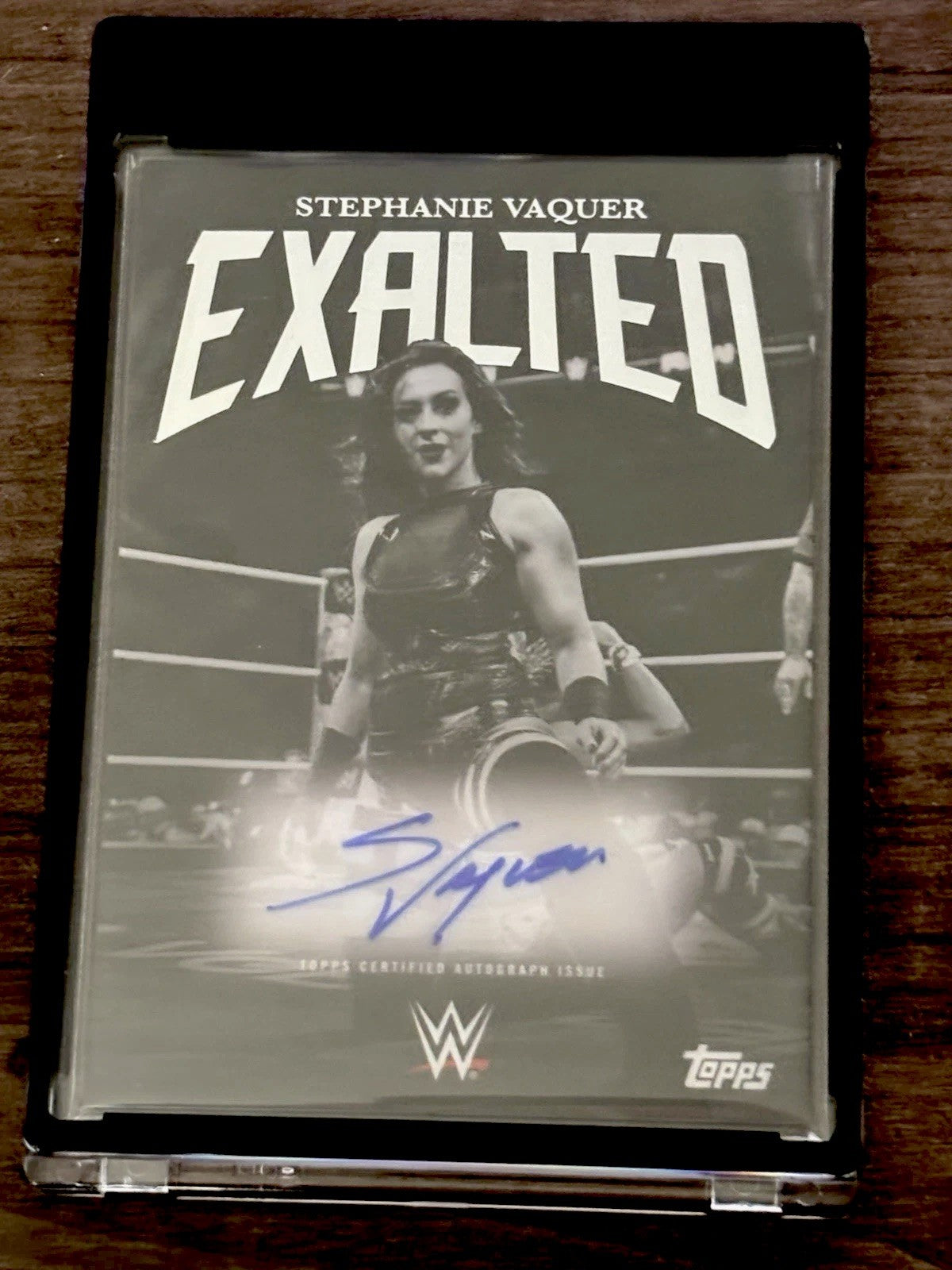 2025 Topps WWE Exalted Stephanie Vaquer Auto Black And White & Matching OneTouch